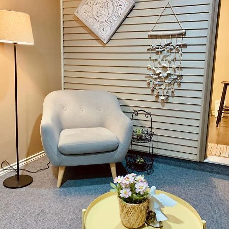 Scorpio House Langley Room B 外观 照片