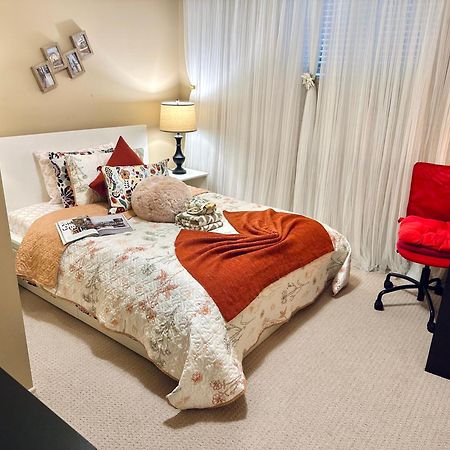 Scorpio House Langley Room B 外观 照片