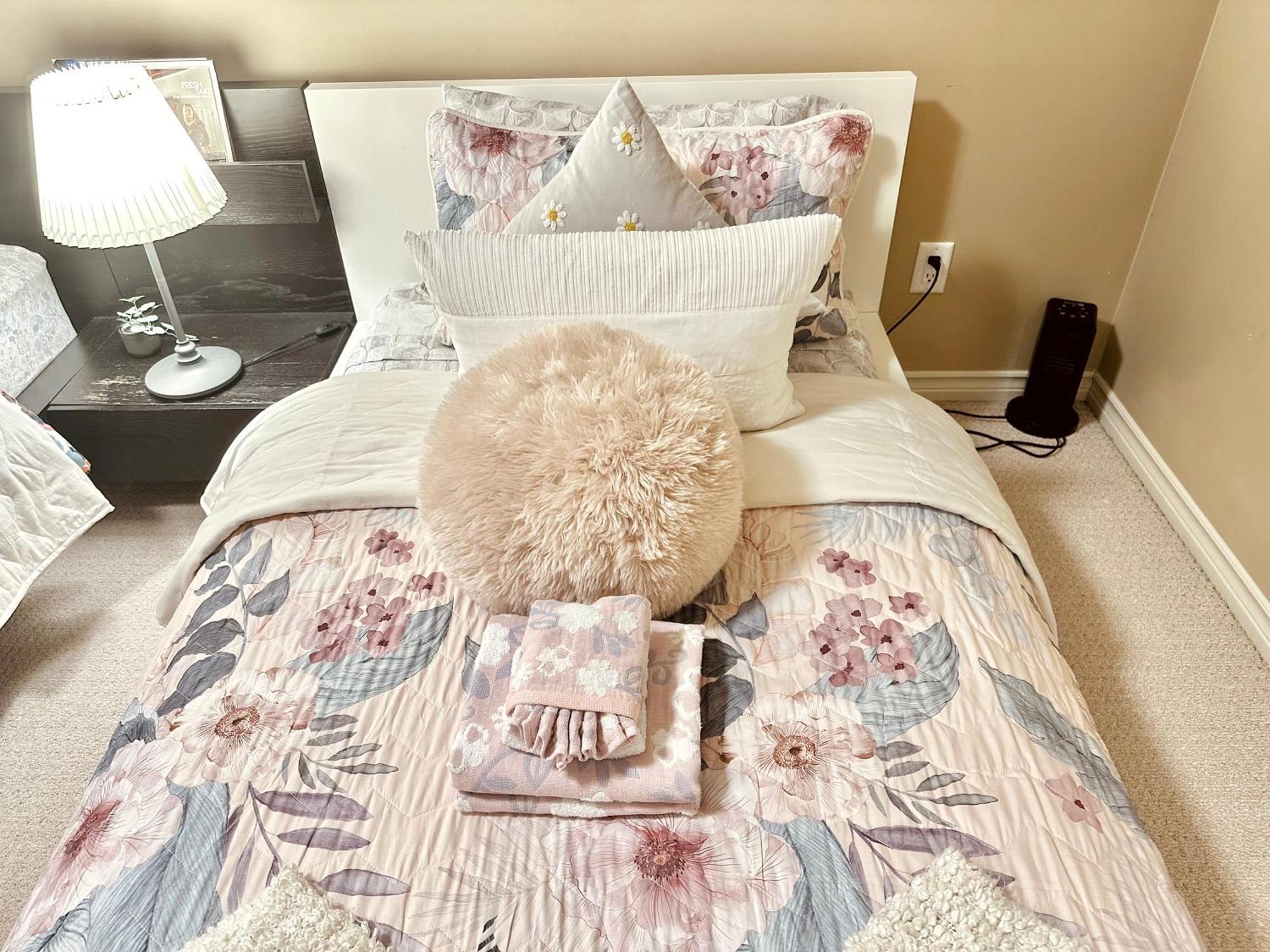 Scorpio House Langley Room B 外观 照片